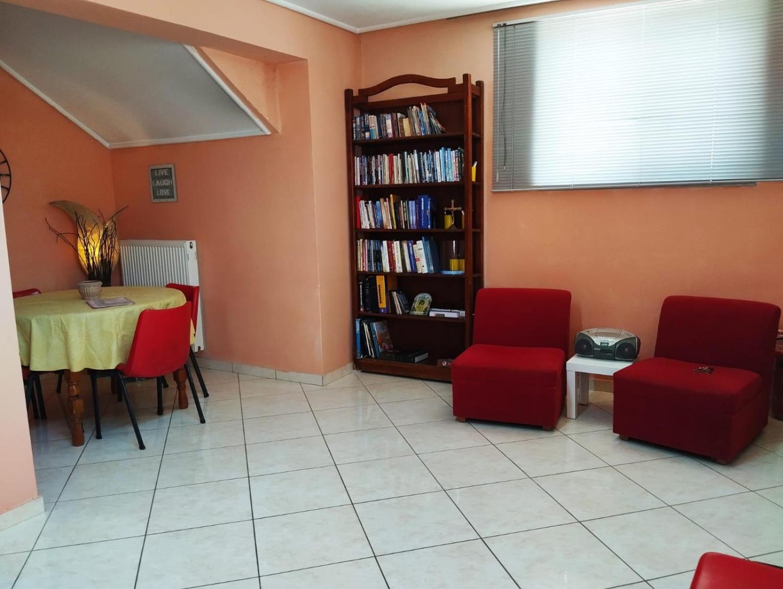 Airport, Port, Stop & Go Apartment